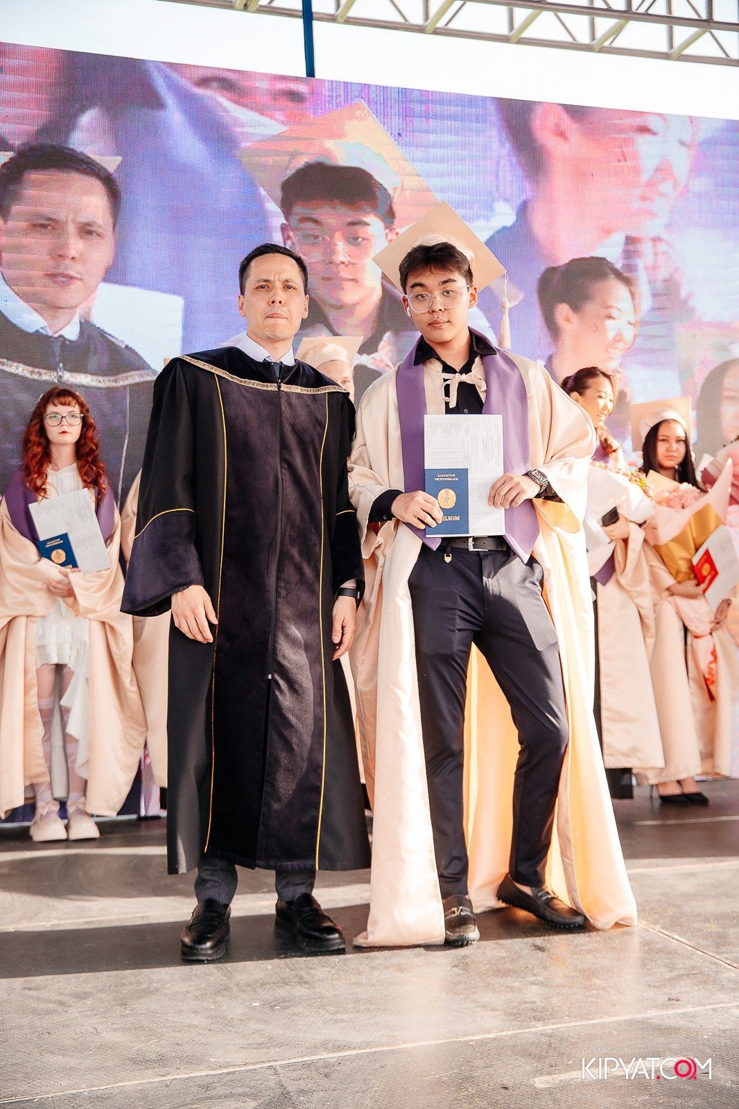 ВРУЧЕНИЕ ДИПЛОМОВ — НАРХОЗ КОЛЛЕДЖ. Part 3. КИПЯТКОМ АЛМАТЫ!