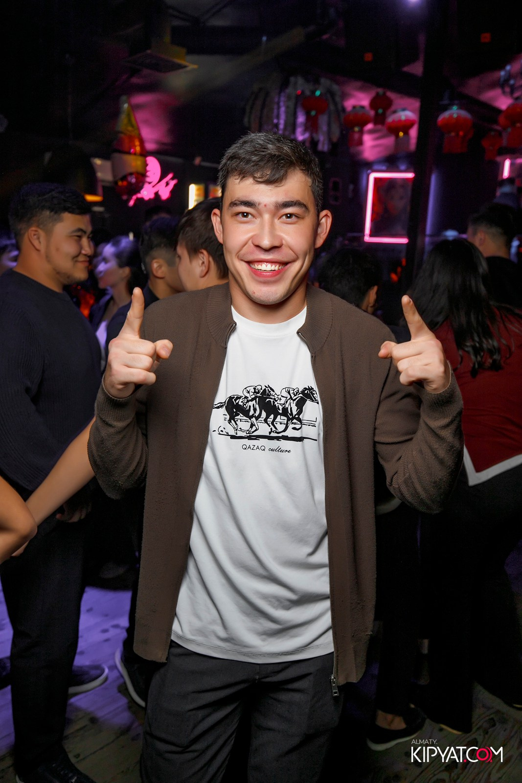 UYAT EMES BAR. КИПЯТКОМ АЛМАТЫ!