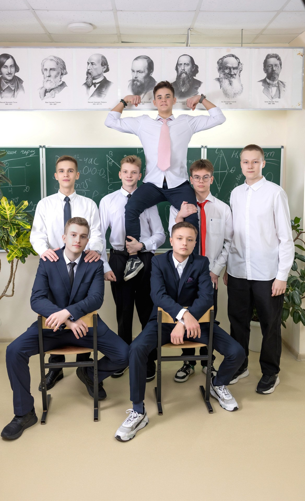 Старшеклассники. В школе, на улице. Фотографы Евгений и Екатерина. Фотофикус. Тюмень