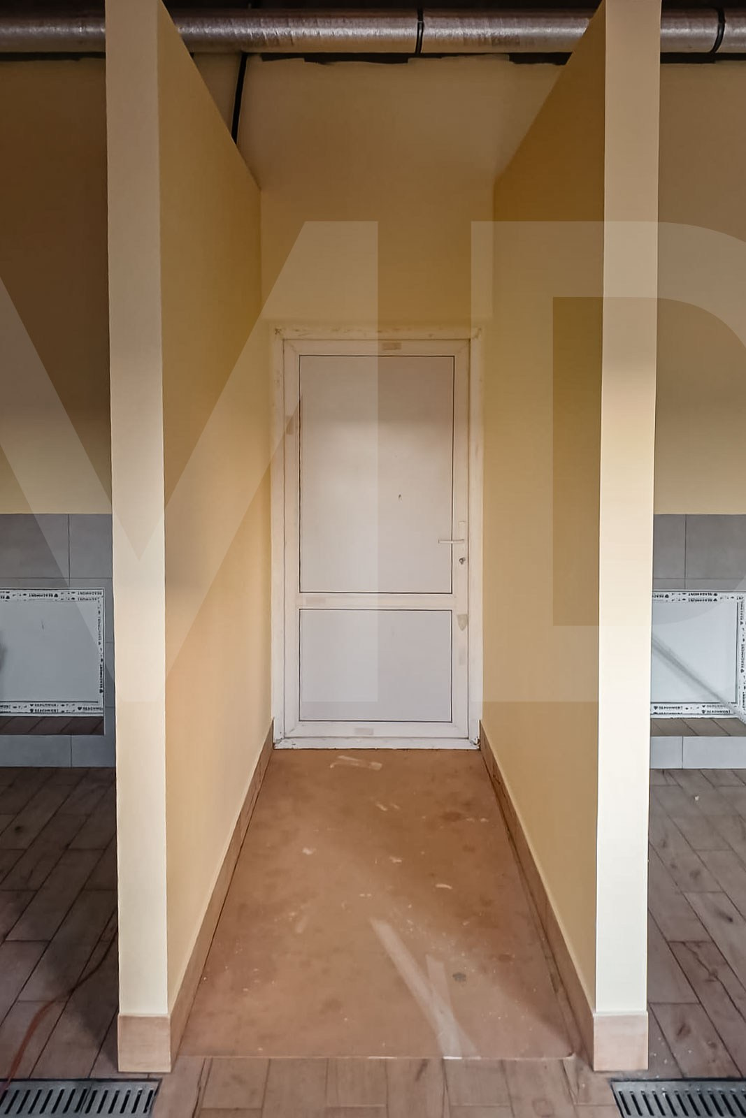 Чистовая покраска стен. 