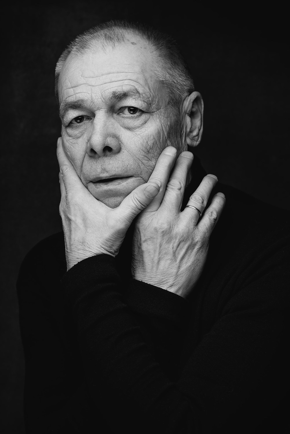 U-ray: Художественный чёрно-белый портрет. U-ray