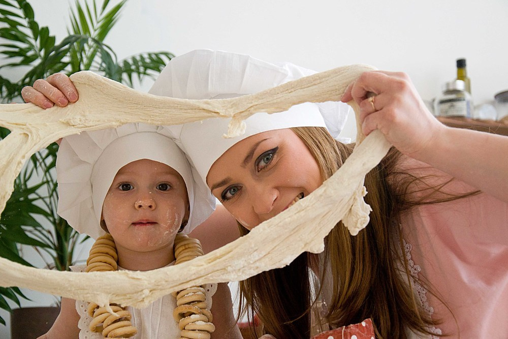 Ксения. Маленький поваренок. Fotounata.ru