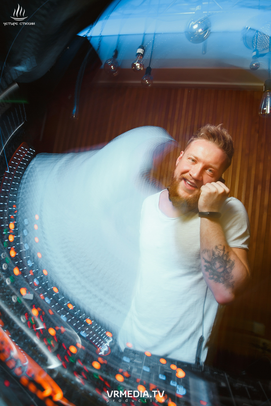 Стихийный HAPPY BIRTHDAY в караоке-баре «Четыре стихии»