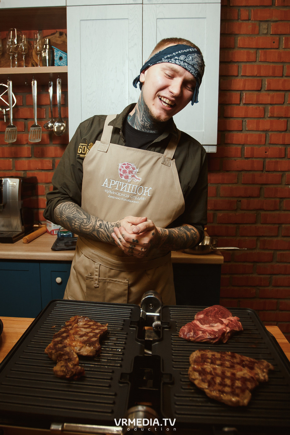 Кулинарная студия «Артишок». Битва столов: Барберы GoodMan — жарят мяс