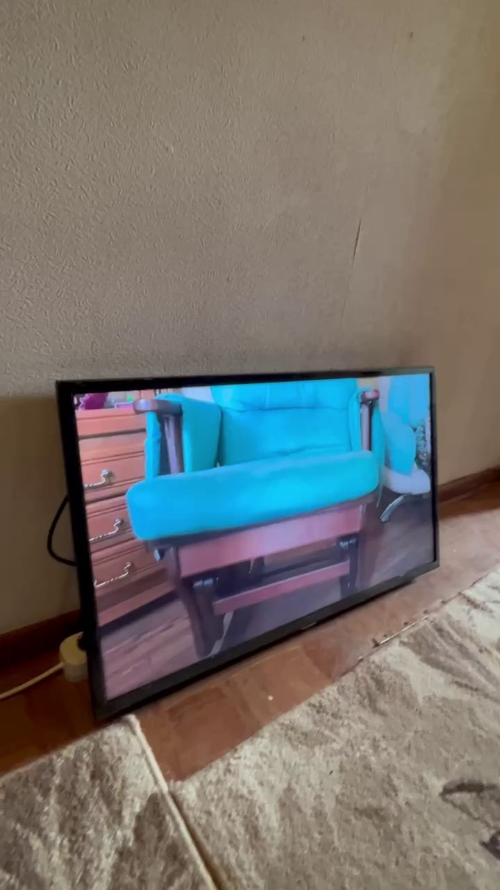 Один дома. Художник Олег Семёновых