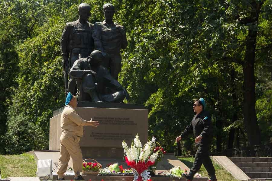 Street art. Фотостудия Алматы. Фотосъемка Алматы. Фотосессия Алматы. Фотокурсы. Обучение фотографии. Аренда студии