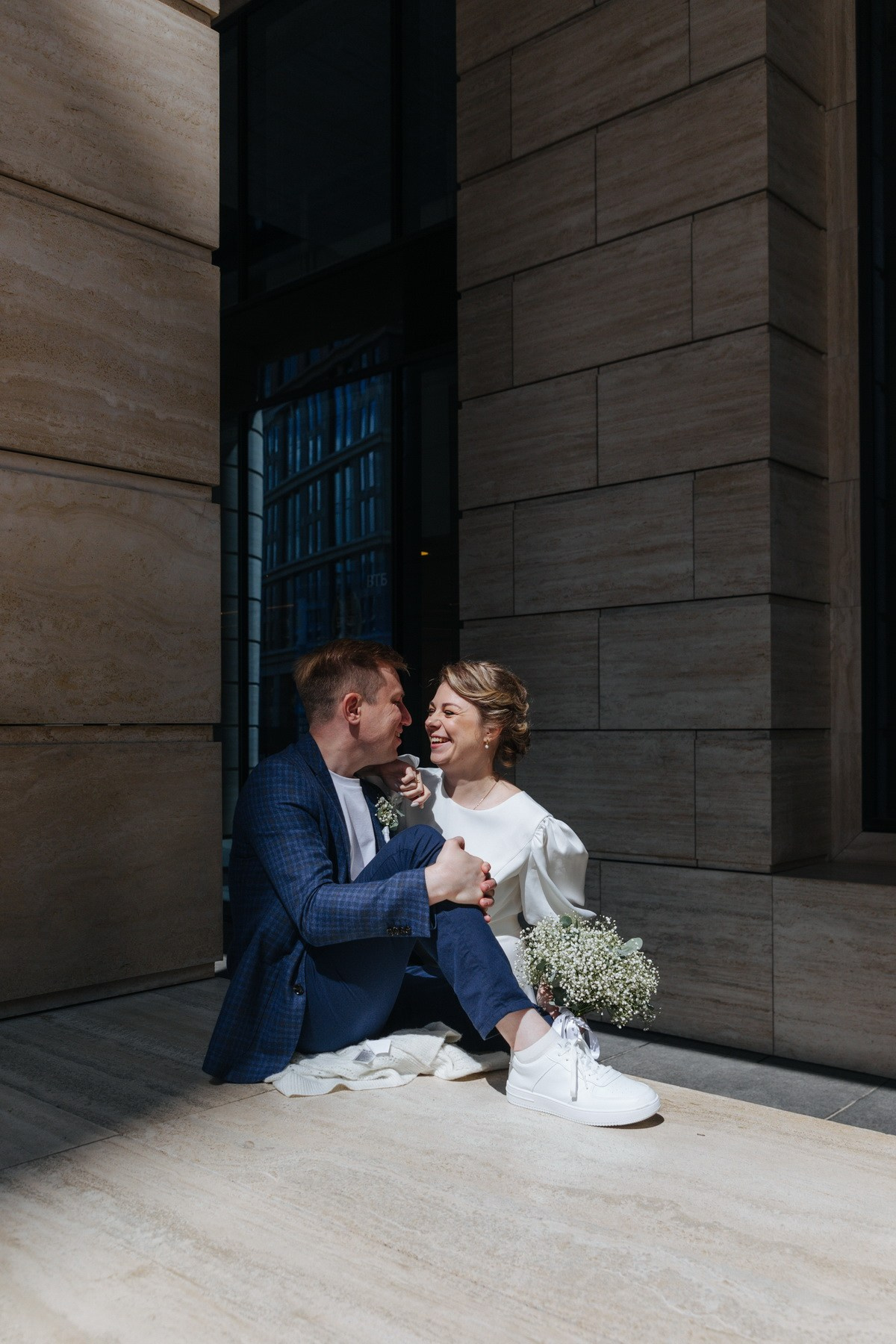 Небольшая свадебная прогулка по Питеру, фотограф Денис Дорфф. Фотограф крещение венчание в Петербурге! Помогает подобрать храм и посоветовал душевного батюшку в СПб