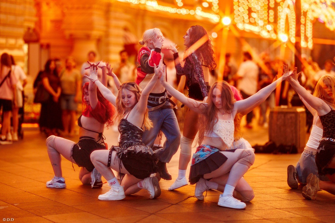Cover dance in public'. Различные мероприятия и просто фотографии людей