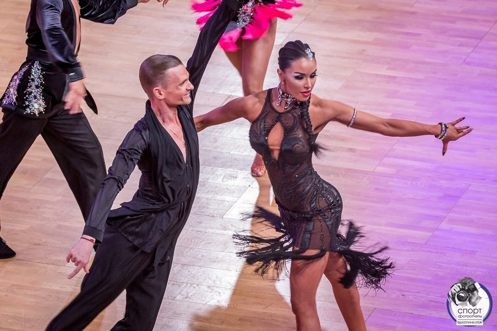 DANCE. Фотограф для маркетплейсов Михаил Бове