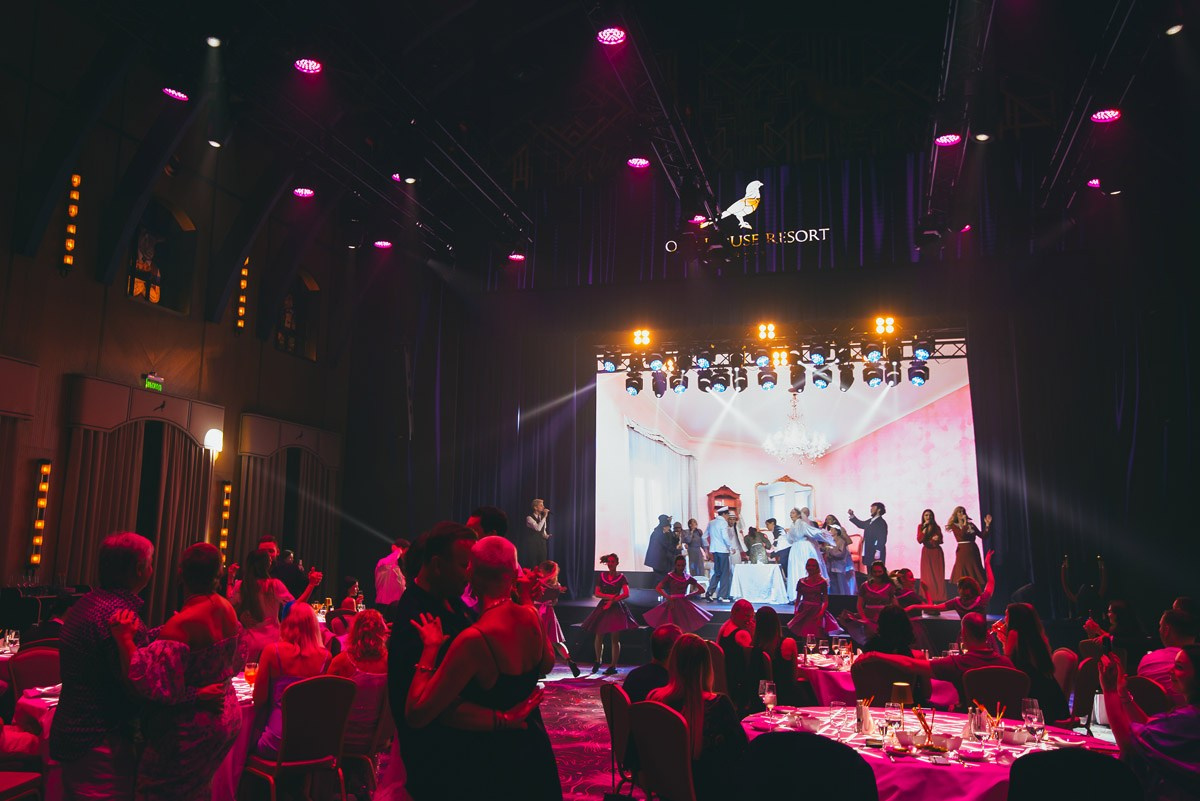 Old House Resort & Spa — «12 стульев»