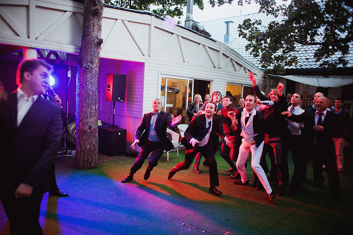 Свадебная прогулка Алекса и Даши. Фотограф крещение венчание в Петербурге! Помогает подобрать храм и посоветовал душевного батюшку в СПб