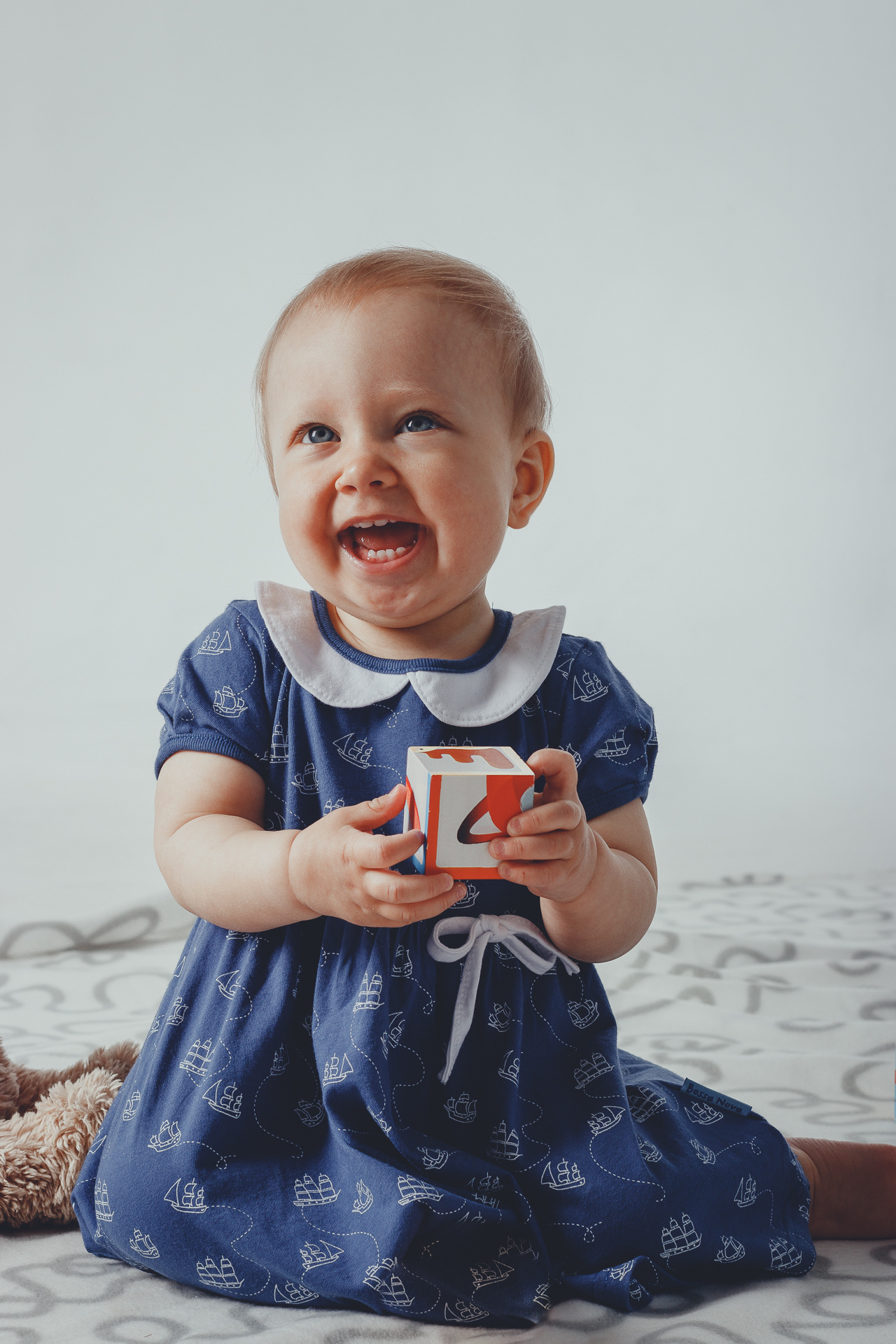 Студийная съемка мамы с ребенком