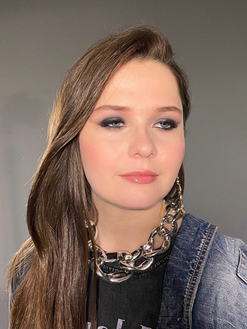 Вика. Наталья Даньшина — Визажист-Стилист причесок