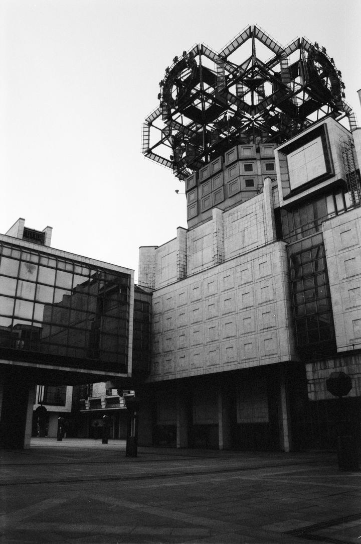 Локация для фотосессии на улице — старинный двор Москвы