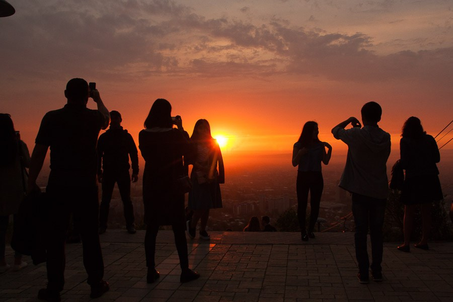 Street art. Фотостудия Алматы. Фотосъемка Алматы. Фотосессия Алматы. Фотокурсы. Обучение фотографии. Аренда студии