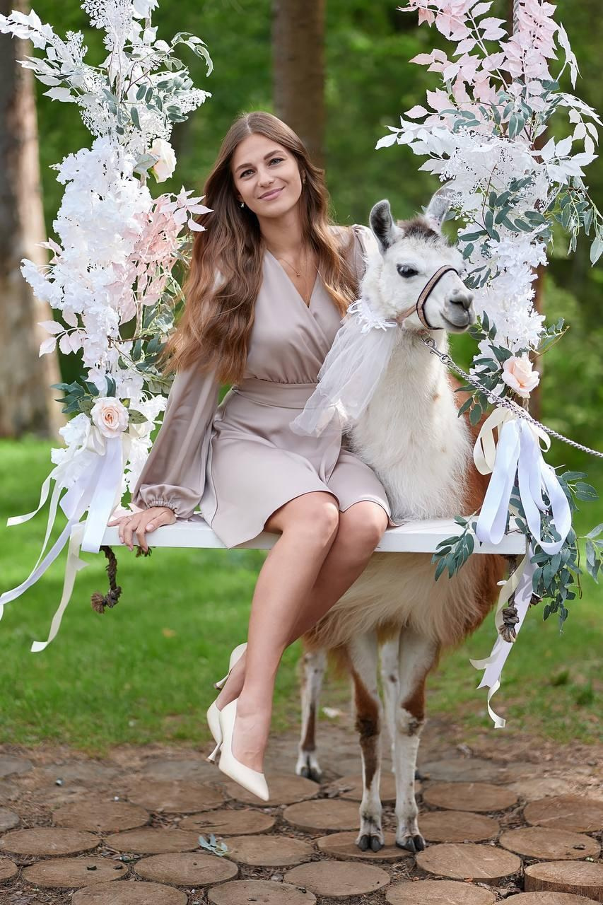 Шоу с Ламой. Подрядчики и друзья сети свадебных площадок House for wedding