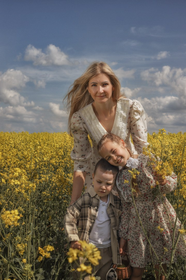 Погуляем. Скоро лето, а пока весна 2024 год. Весна- лето. Семейный детский фотограф Краснодарский край Оксана Колос