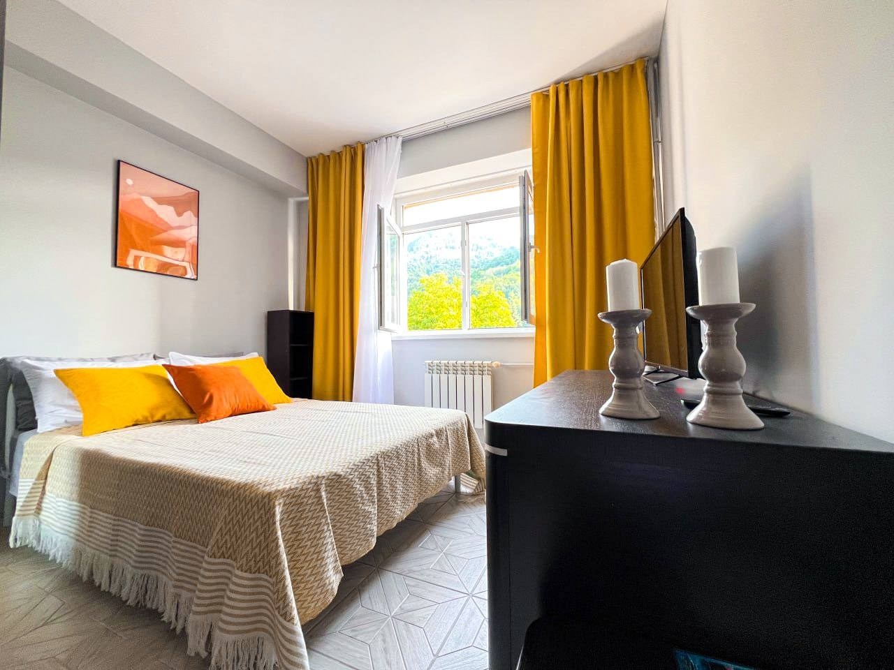 Просторная студия с видом на горы в Красной Поляне. Квартиры посуточно, длительно в Сочи, LARA APART GROUP