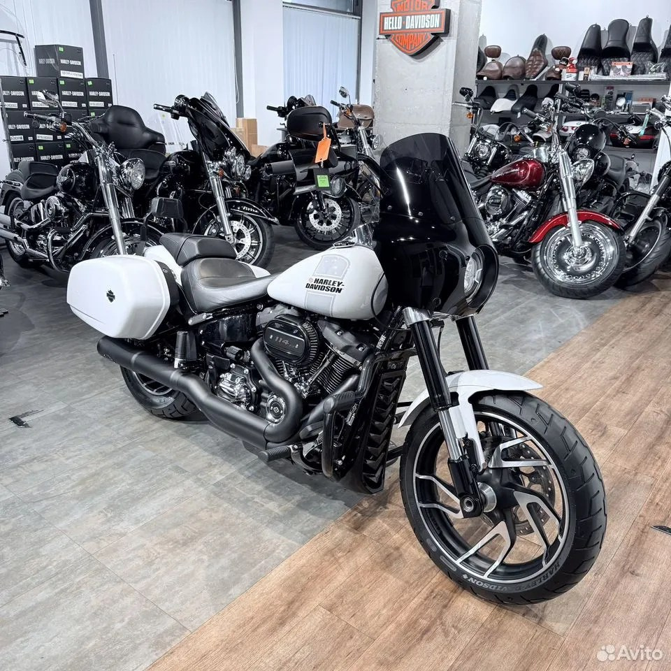 2021 Sport Glide АВS Сlub-Stylе Black&Whitе. Hello Davidson, Москва. Только хорошие мотоциклы…