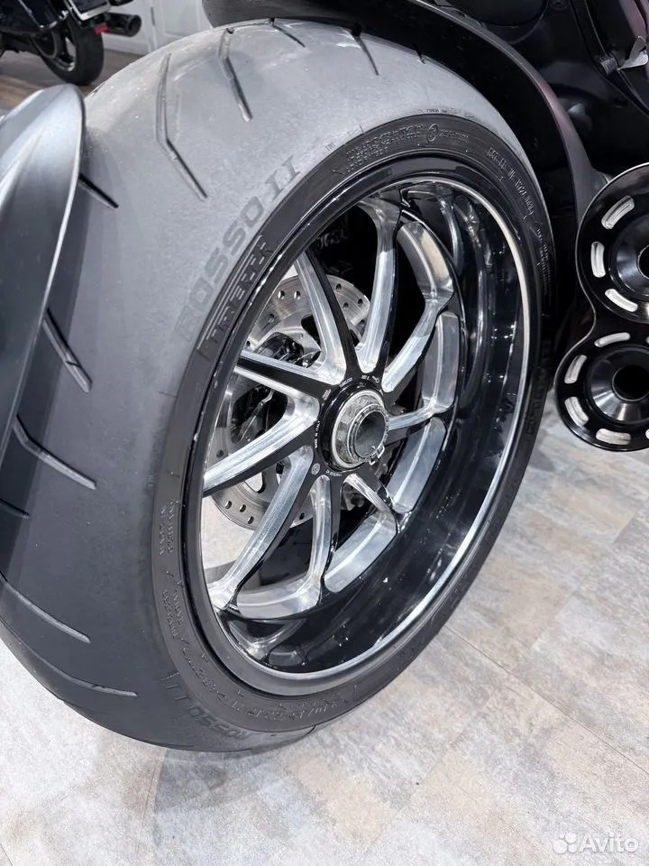 Купить 2016 Ducati Diavel Red Carbon — подробнее на сайте. Hello Davidson, Москва. Только хорошие мотоциклы…