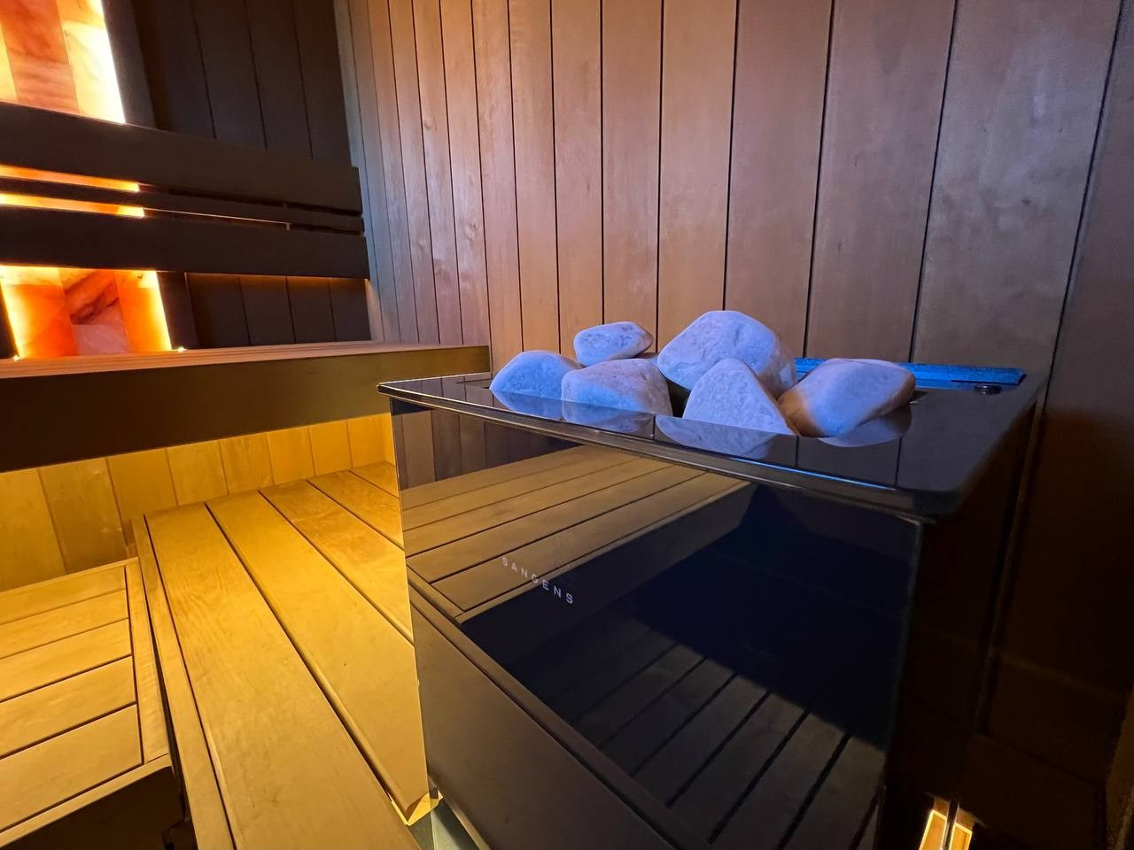 Две сауны в КП Вуоксела на базе Sangens. Полноценный эффект русской бани, достигнутый каменкой на электрической тяге!. SaunaTopMasters