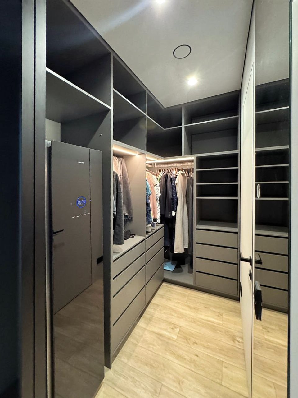 Гардероб. DRVO — мебельное производство полного цикла