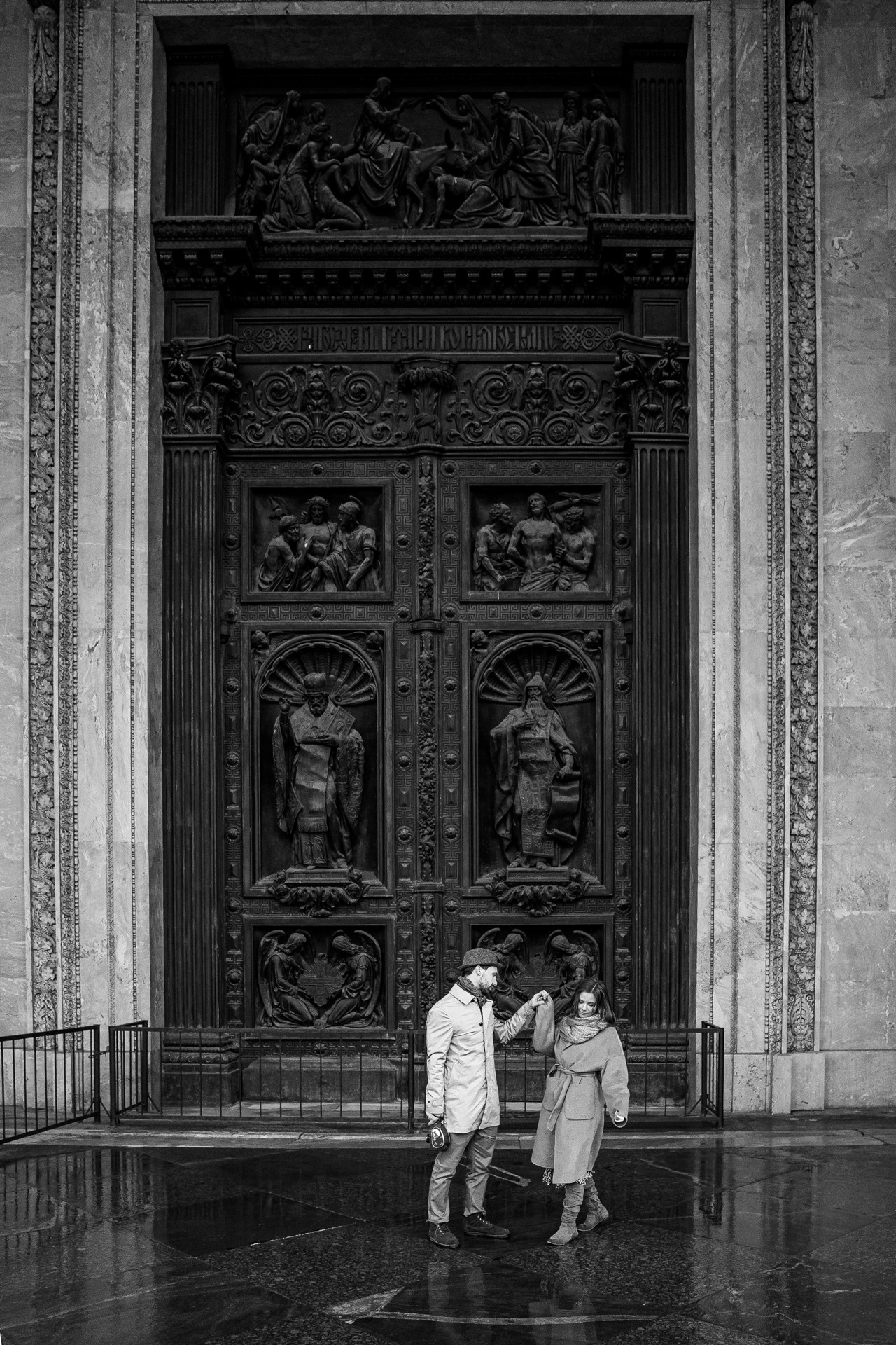 Филипп и Полина. Прогулка под Питерским дождем. Саша Потапкин Фотограф. Сочи, Екатеринбург, Москва