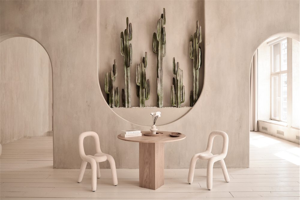 Location 7. Official website of the international art model Naya