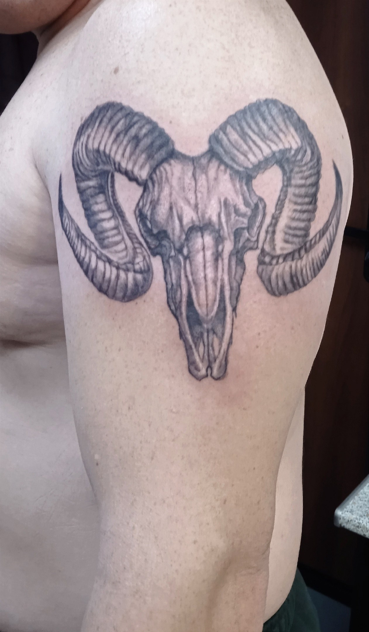 Тату. Яр Панов Арт.Картины, татуировки, роспись стен и одежды в Москве