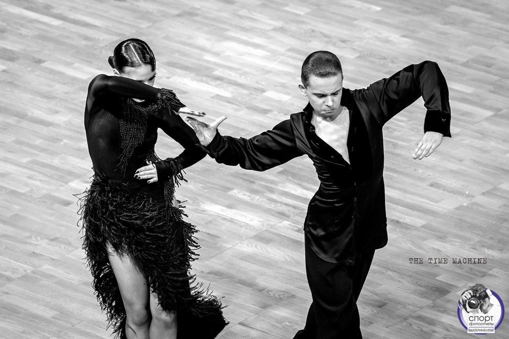 DANCE. Фотограф для маркетплейсов Михаил Бове