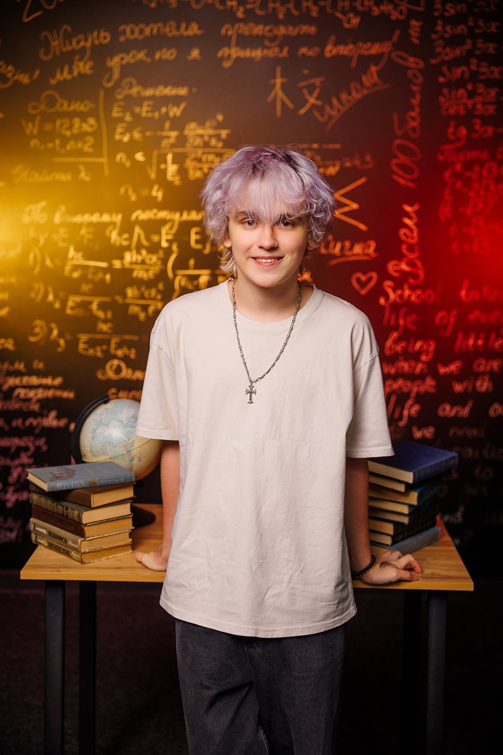 Яркая фотосессия для выпускного альбома 9 класса: идеи и примеры. СИГМА | Студия выпускных альбомов Красноярск