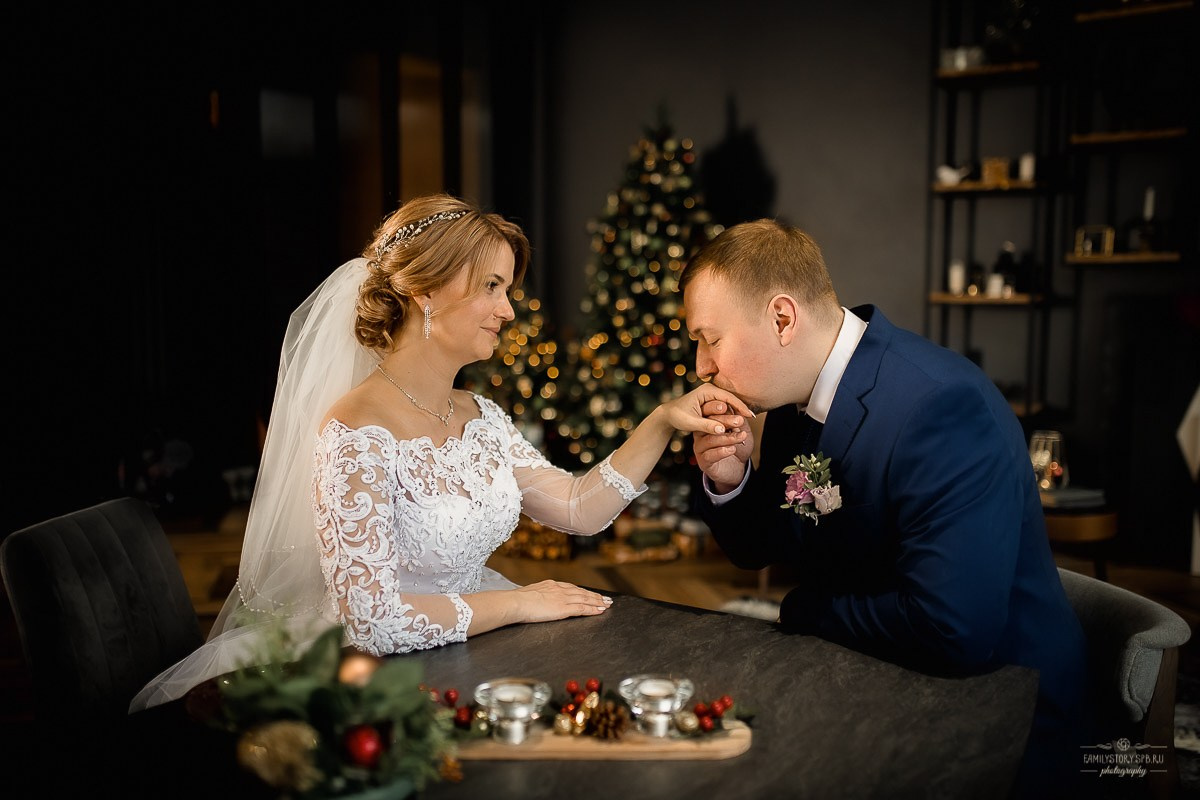 Свадебная фотосессия в интерьере: уют, фактура и свет как у старых мастеров. Свадебный фотограф — Санкт-Петербург (СПб) Питер