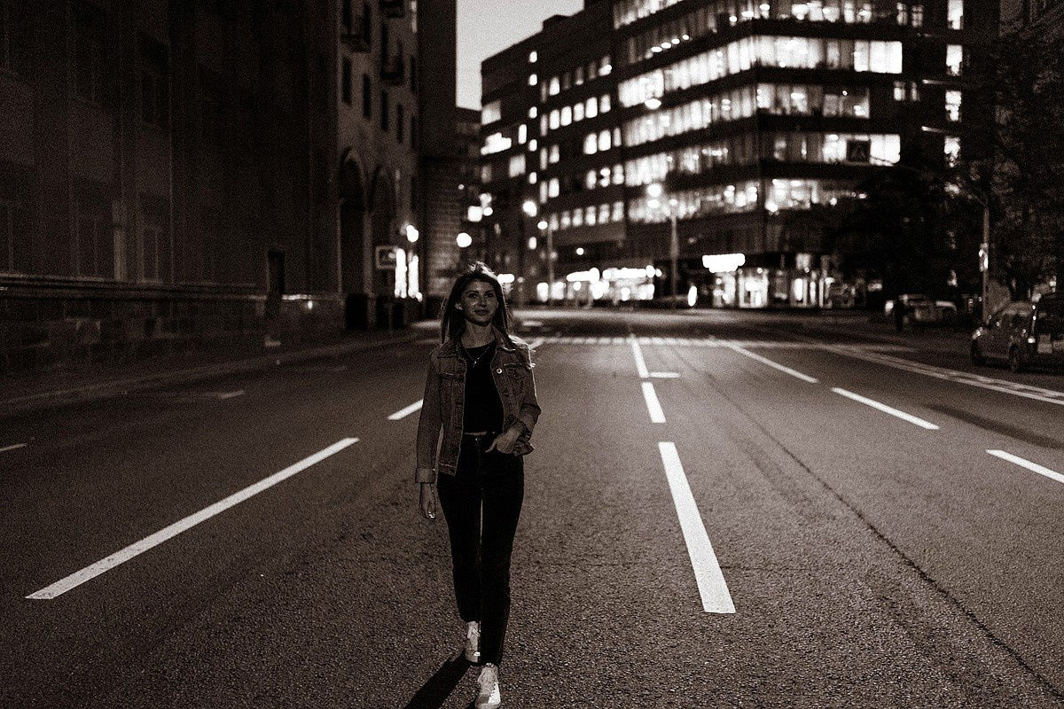 Olesay on the street. New York photographer RINAT SHAHMETOV in New York city