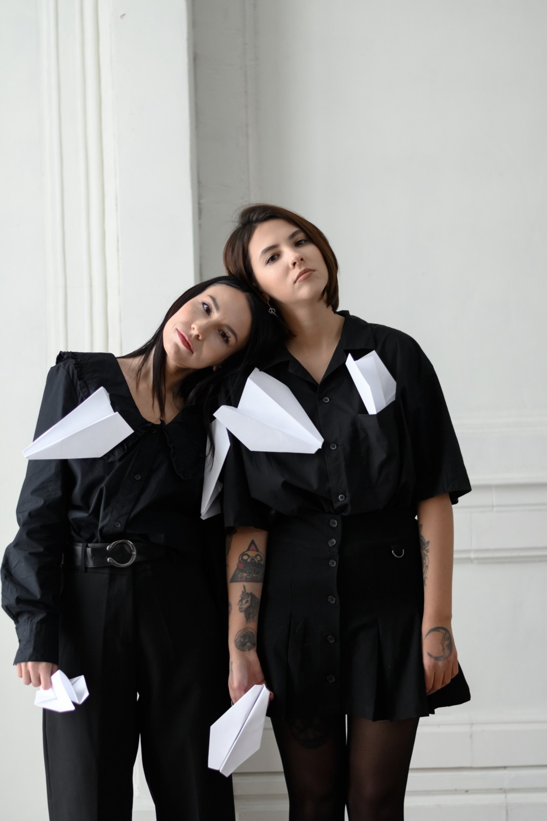 Фотосессия сестер в студии концептуальная история. Портретный фотограф Тюмень Дарья Мустафина