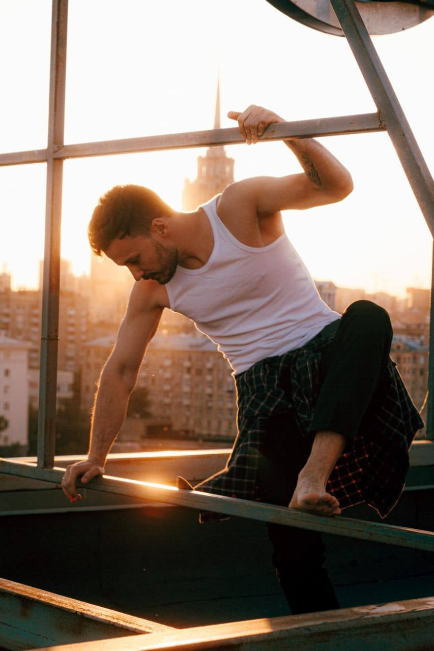 Портфолио Парня модели Глеб Русанду. Продакшен г. Москва съемка мужской одежды, мужские модели, фото и видео, организация под ключ