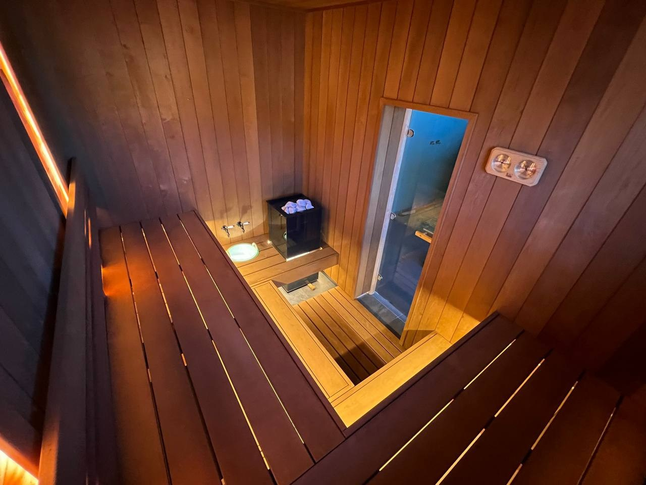 Две сауны в КП Вуоксела на базе Sangens. Полноценный эффект русской бани, достигнутый каменкой на электрической тяге!. SaunaTopMasters