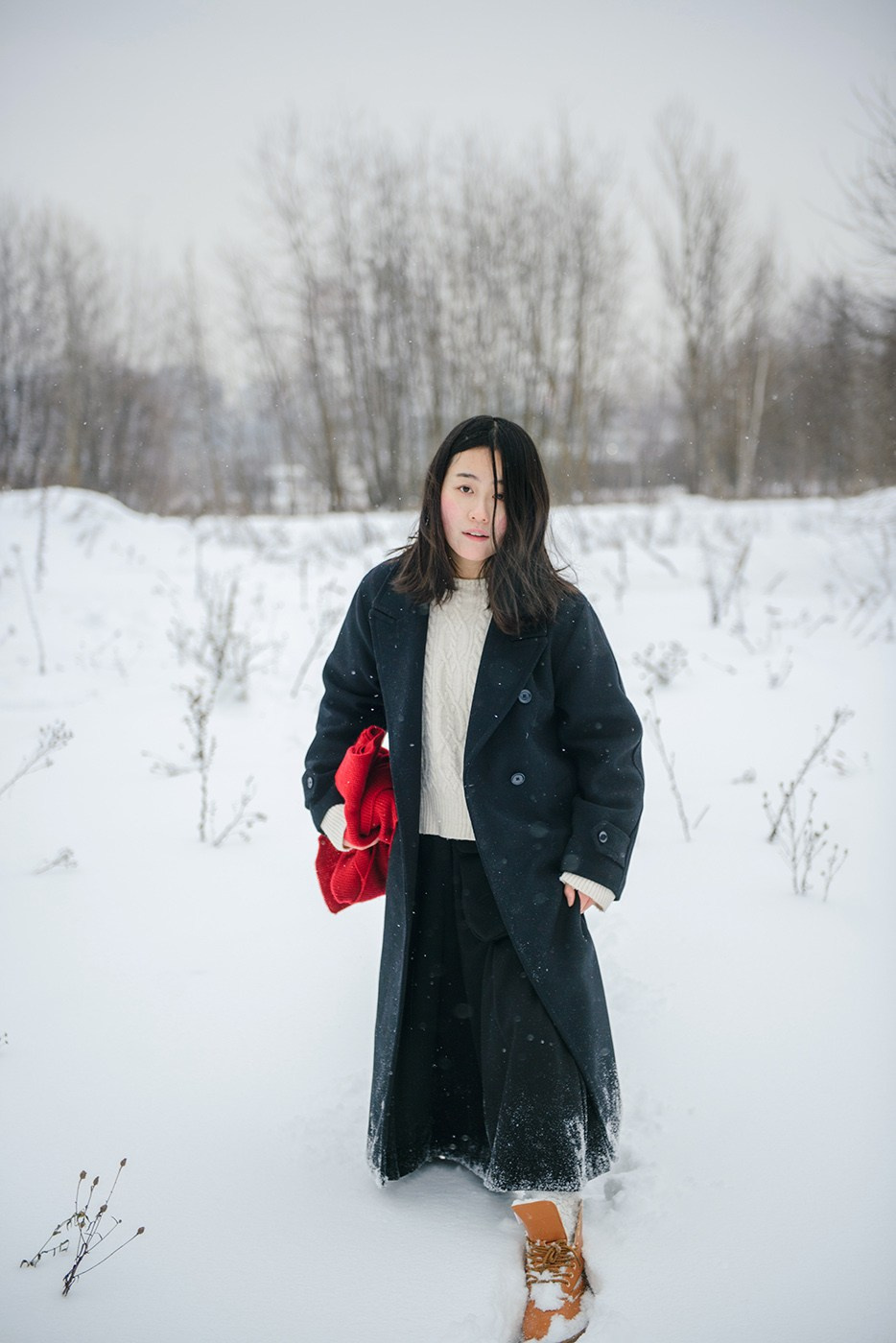 photo shoot for a girl in a winter field, snow (photography from Elena Carruthers)