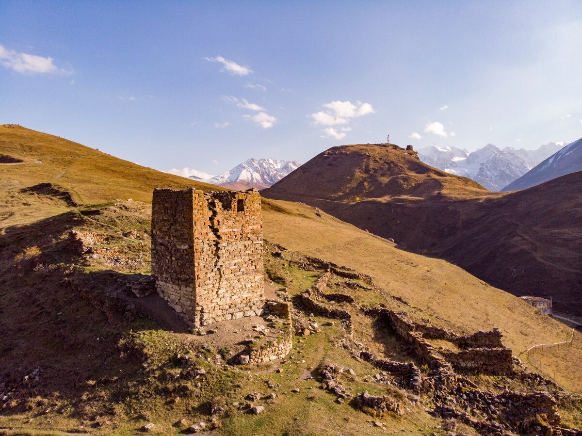 Северная Осетия. Дигорское ущелье, дом-музей «Задалески Нана»