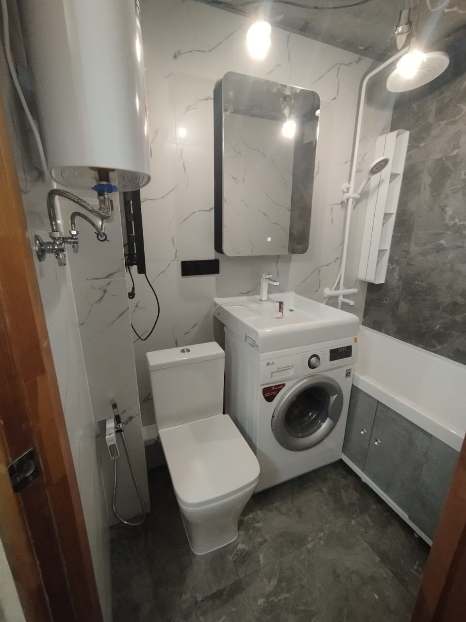 Ванная комната (ул. Профессора Камая д. 5). Ремонт санузла, туалета, ванной под ключ в Казани. Укладка плитки