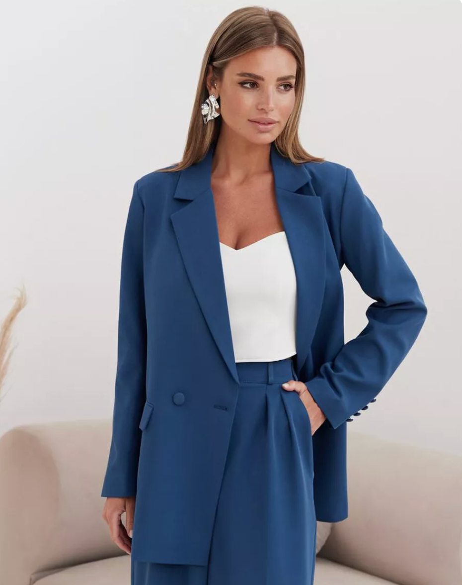 Дарья, 42-44 р-р, 170 рост. KED Production — продакшн из СПб. Создаём фото, видео и контент, который помогает брендам и селлерам продавать больше