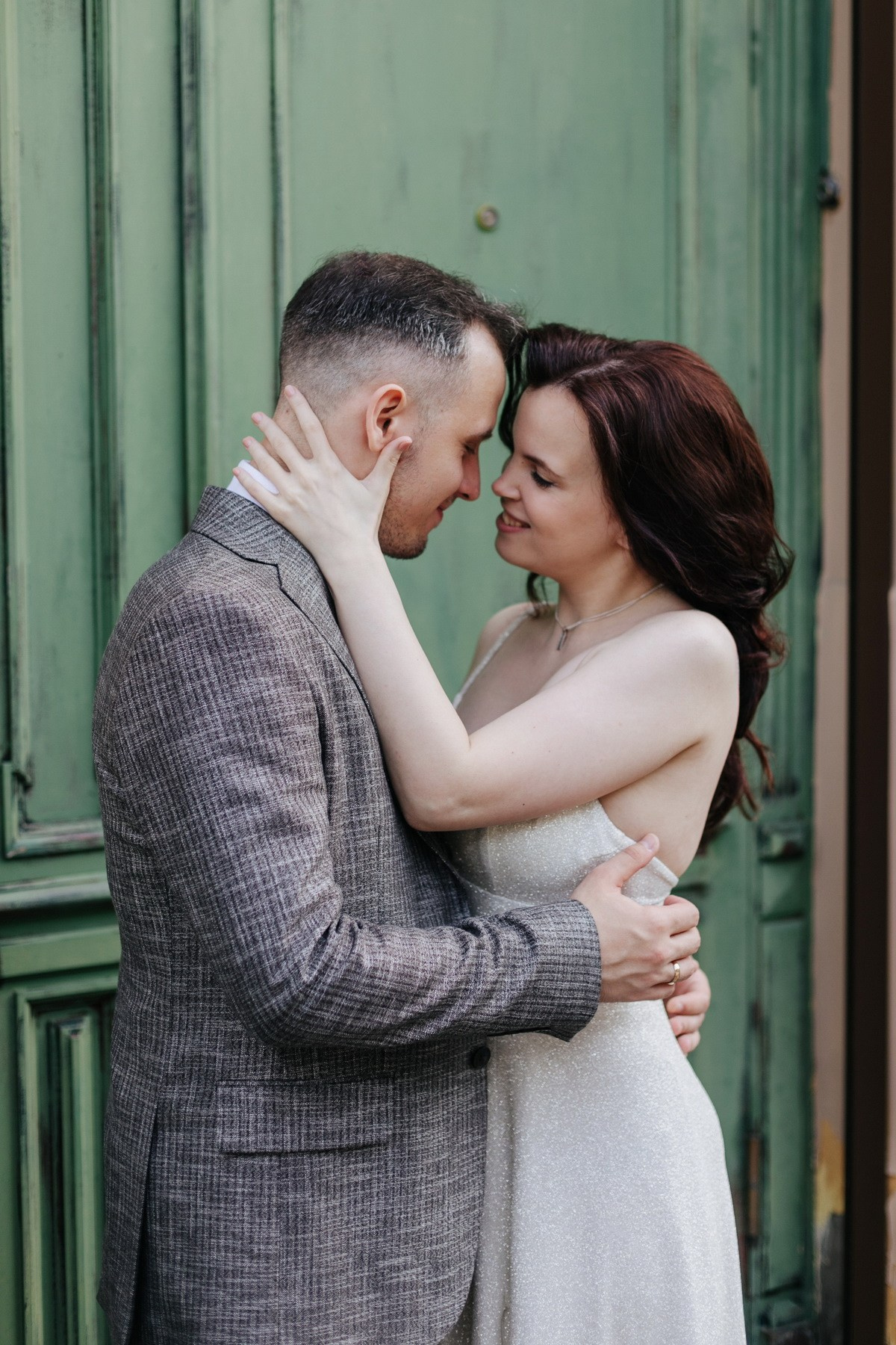 Свадебная прогулка в СПб, фотограф Денис Дорфф. Фотограф крещение венчание в Петербурге! Помогает подобрать храм и посоветовал душевного батюшку в СПб