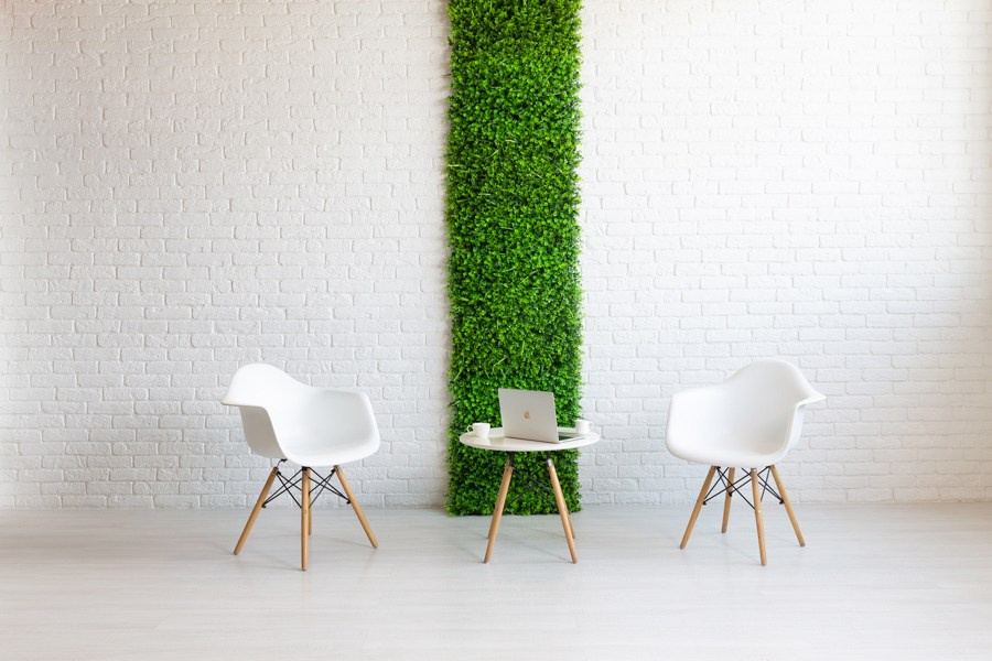 Запись интервью в студии Алматы.