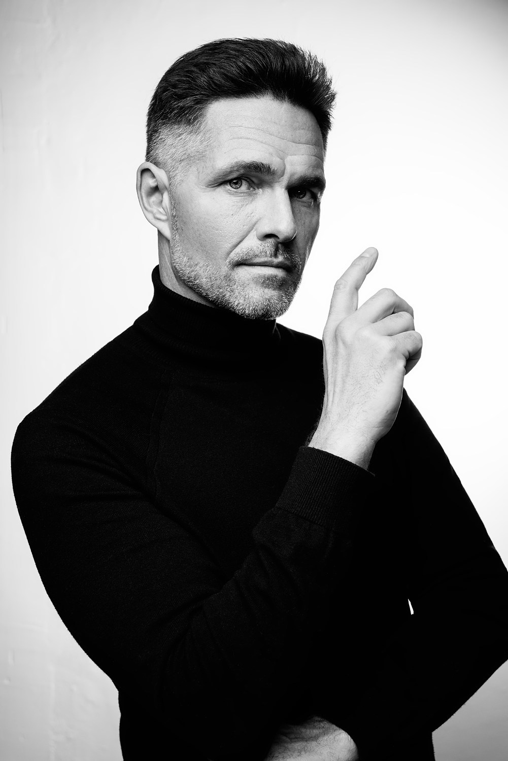 U-ray: Художественный чёрно-белый портрет. U-ray