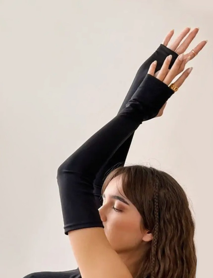 Рукава с разрезом для большого пальца 200 руб/час | Залоговая стоимость - 700 руб 