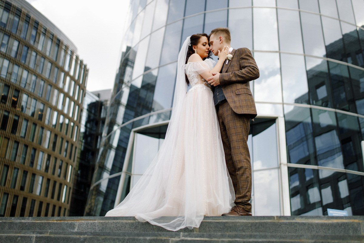 Свадебная фотосессия на Невском. Свадебный фотограф СПБ