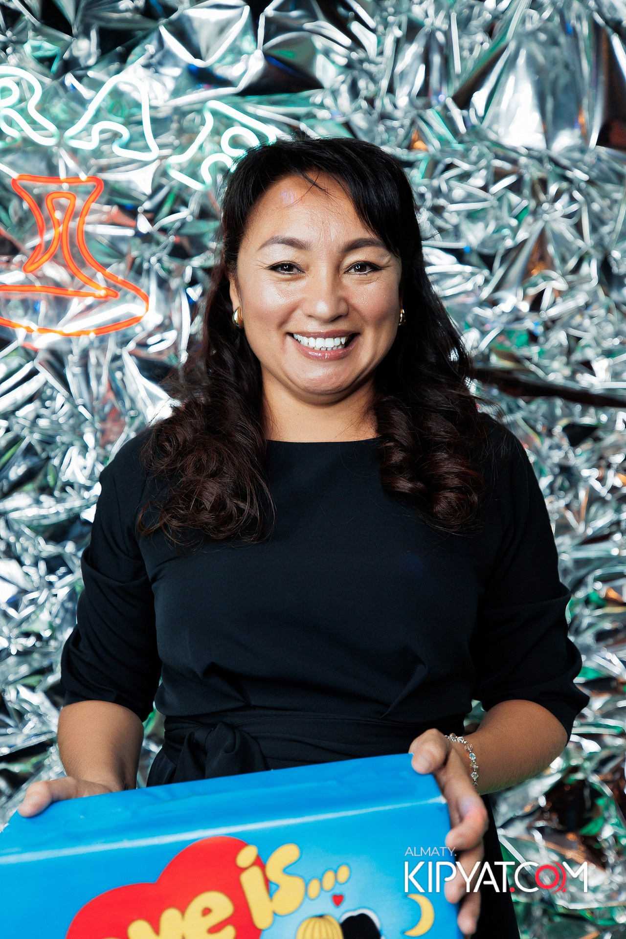 ВЕЧЕРИНКА 90Х КАФЕ CARAFE. КИПЯТКОМ АЛМАТЫ! Фотосъемка мероприятий в Алматы