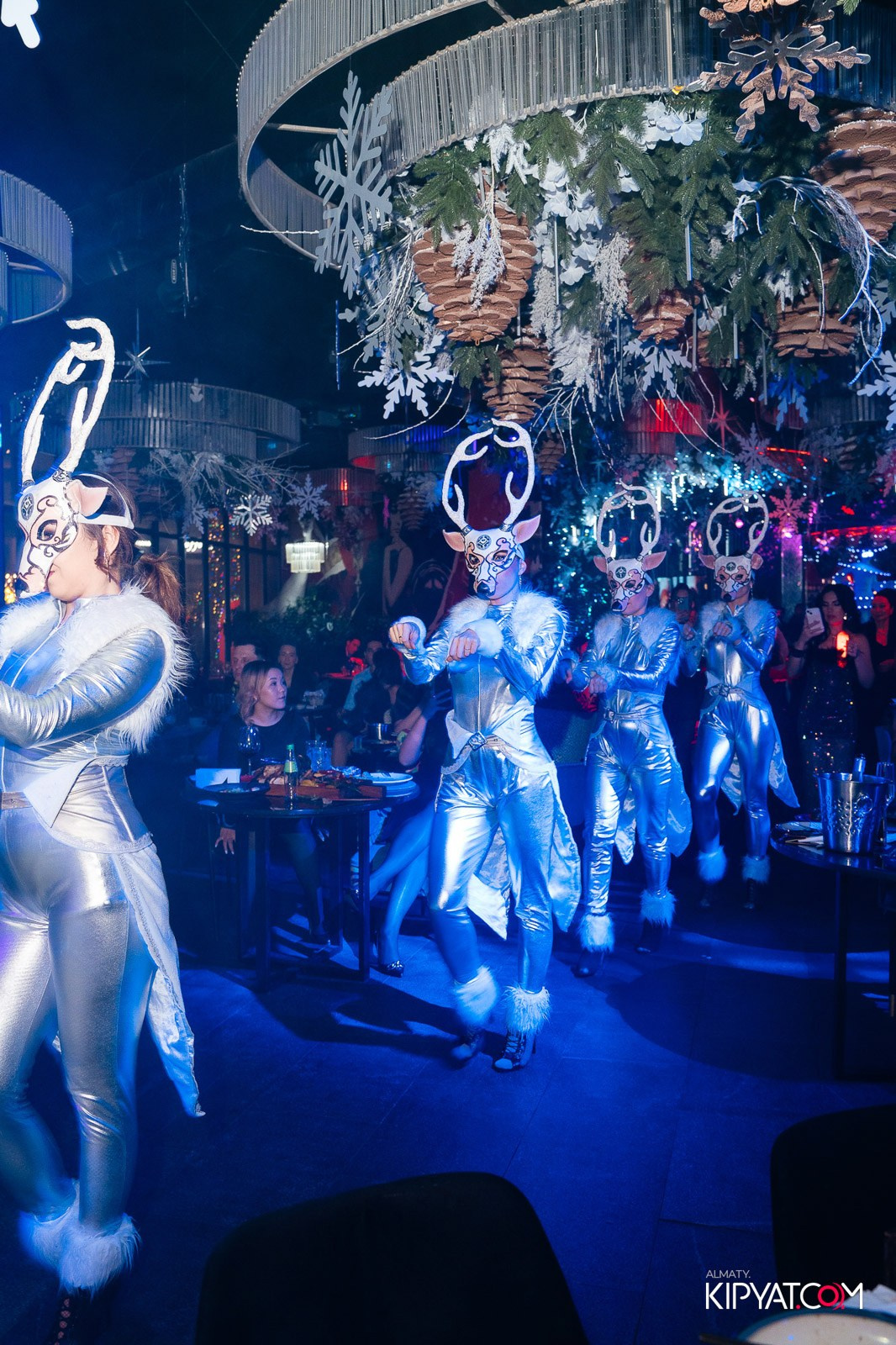 FRIENDS BAR & TERRACE. КИПЯТКОМ АЛМАТЫ!