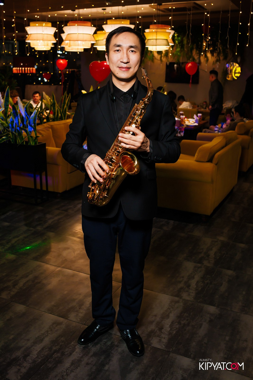 LIFE GRILL CAFE. КИПЯТКОМ АЛМАТЫ!