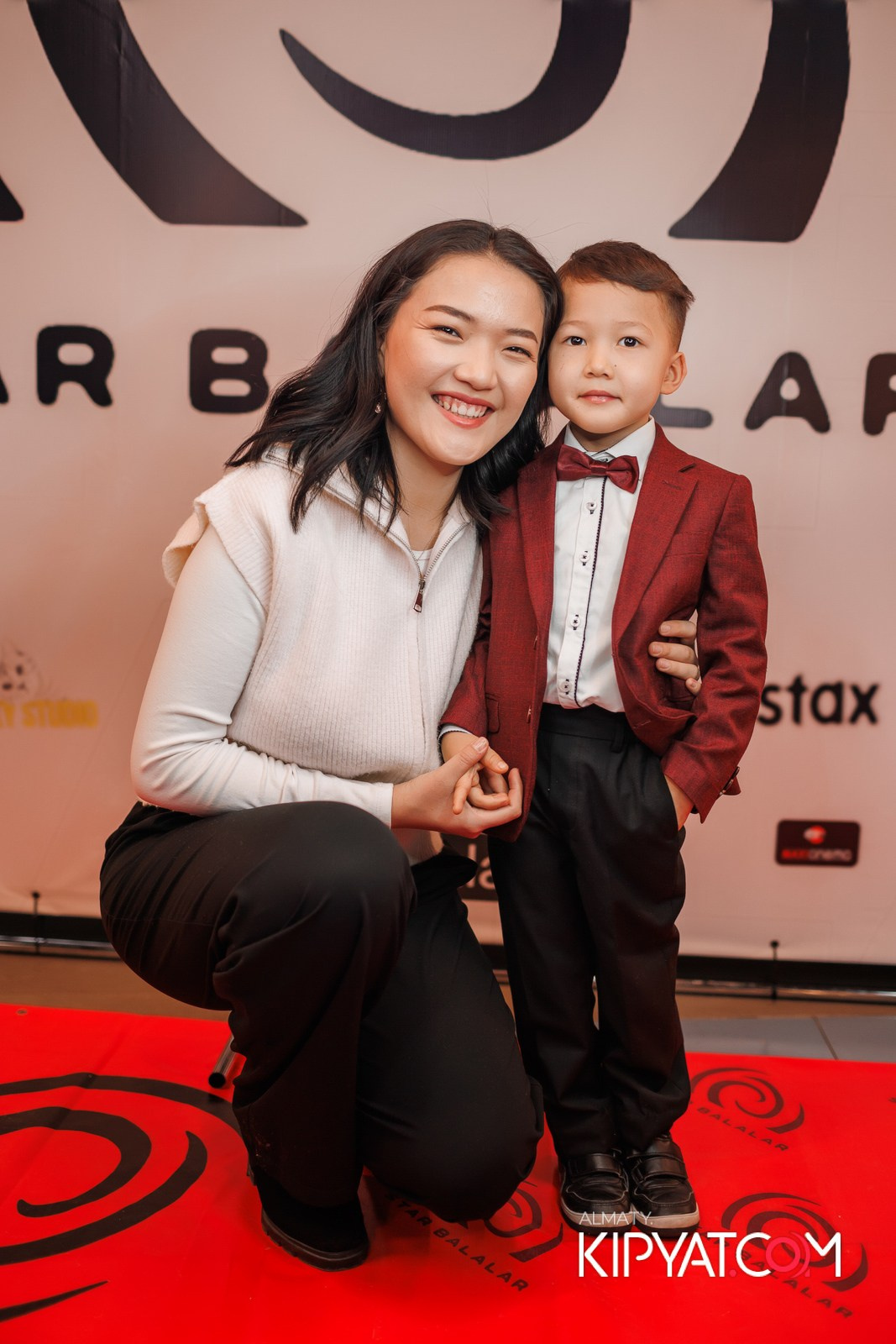 ПРЕЗЕНТАЦИЯ 8 ГРУППЫ КИНОПРОЕКТА «STARBALALAR». КИПЯТКОМ АЛМАТЫ!