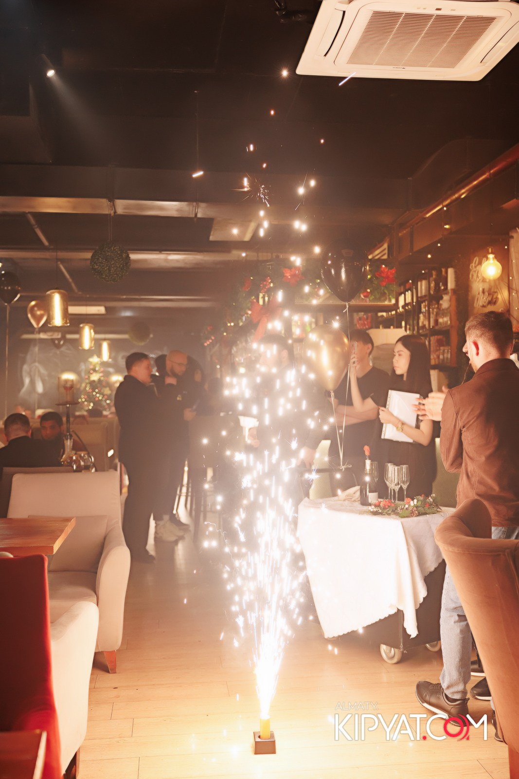 MYATA LOUNGE НА МЕНДИКУЛОВА 6 ЛЕТ. КИПЯТКОМ АЛМАТЫ!